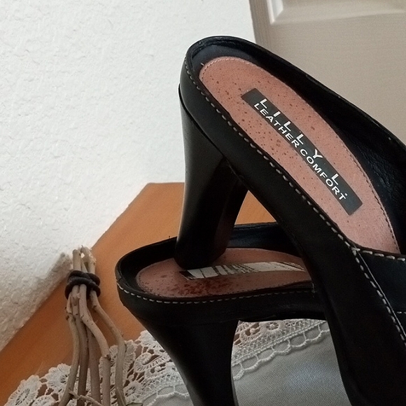 Lilly L Leather Comfort Slip On Shoes - Picture 5 of 7